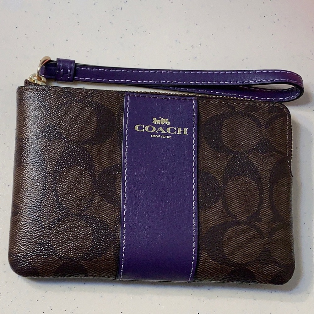 Authentic Coach Wristlet Wallet 6’X4’ 🆕